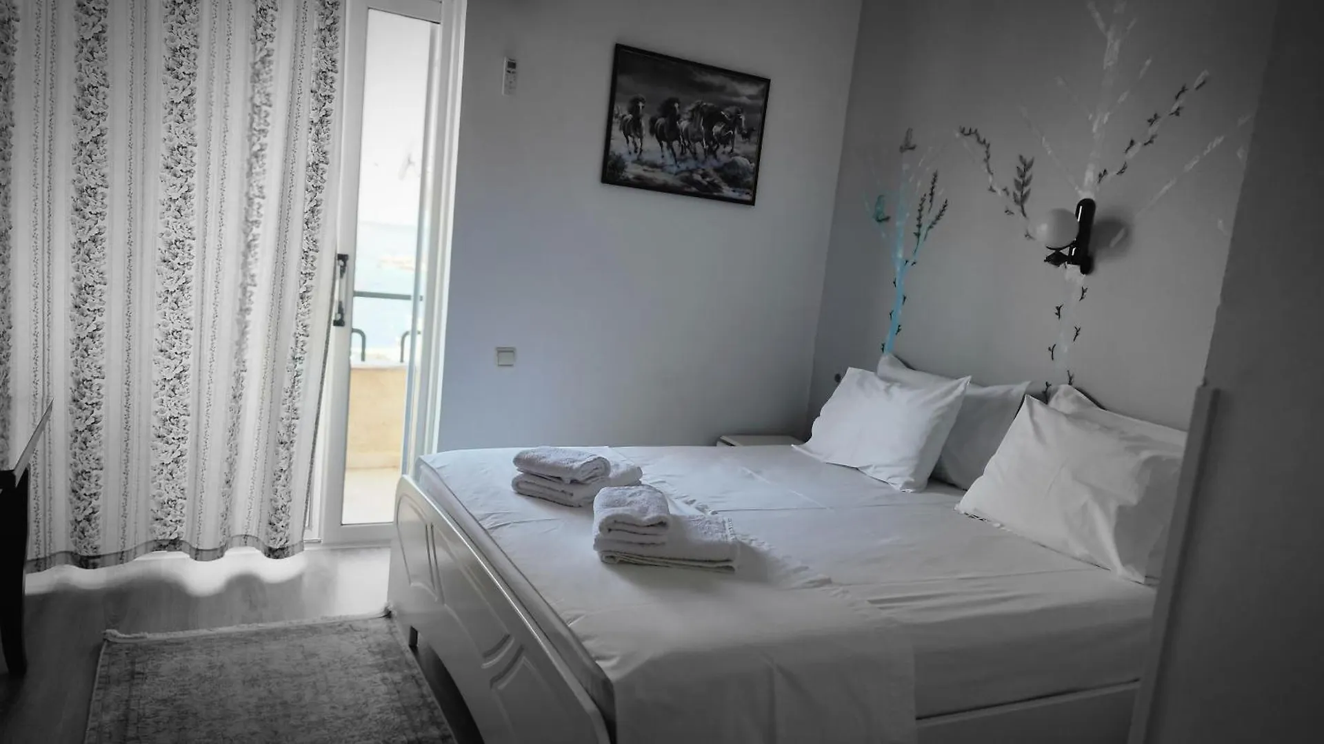 Hotel Amelie'S Apartments & Beach Saranda
