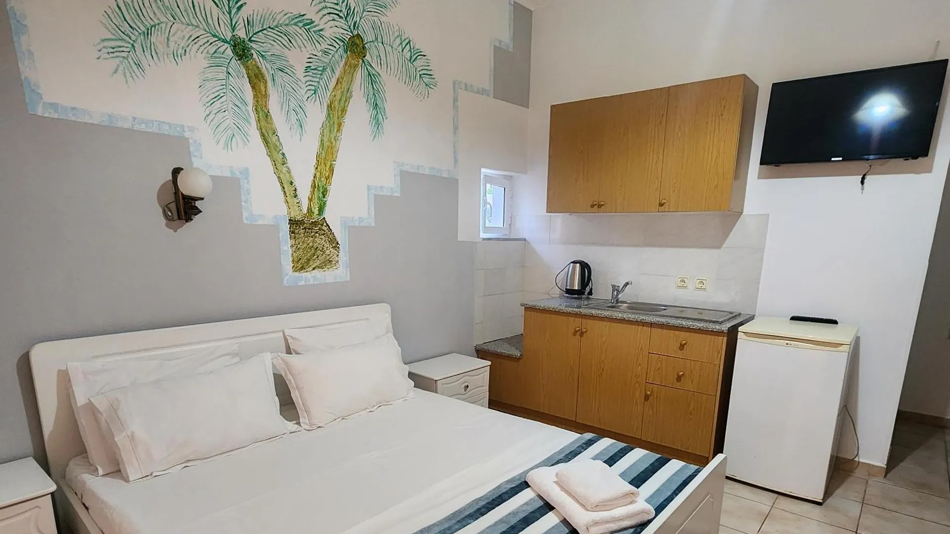 Hotel Amelie'S Apartments & Beach Saranda