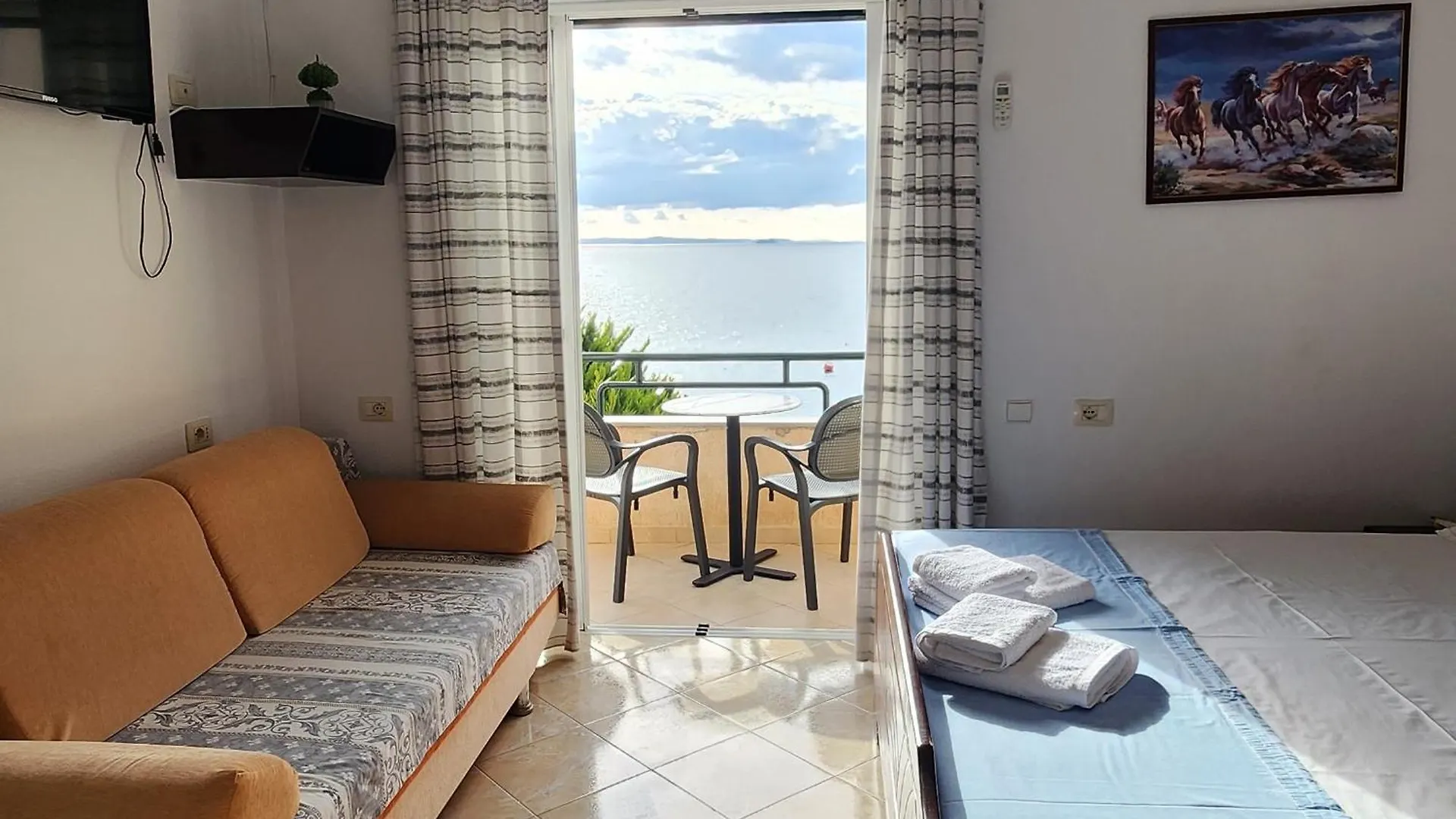 Amelie'S Apartments & Beach Saranda Albania