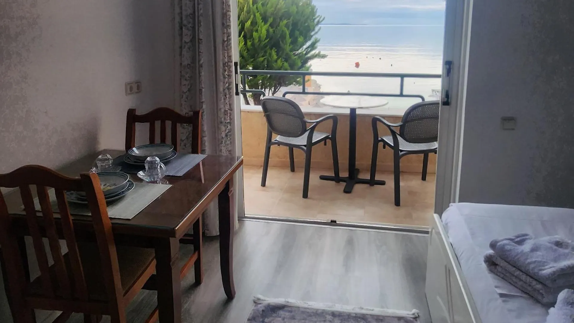 Amelie'S Apartments & Beach Saranda 0*, Sarande