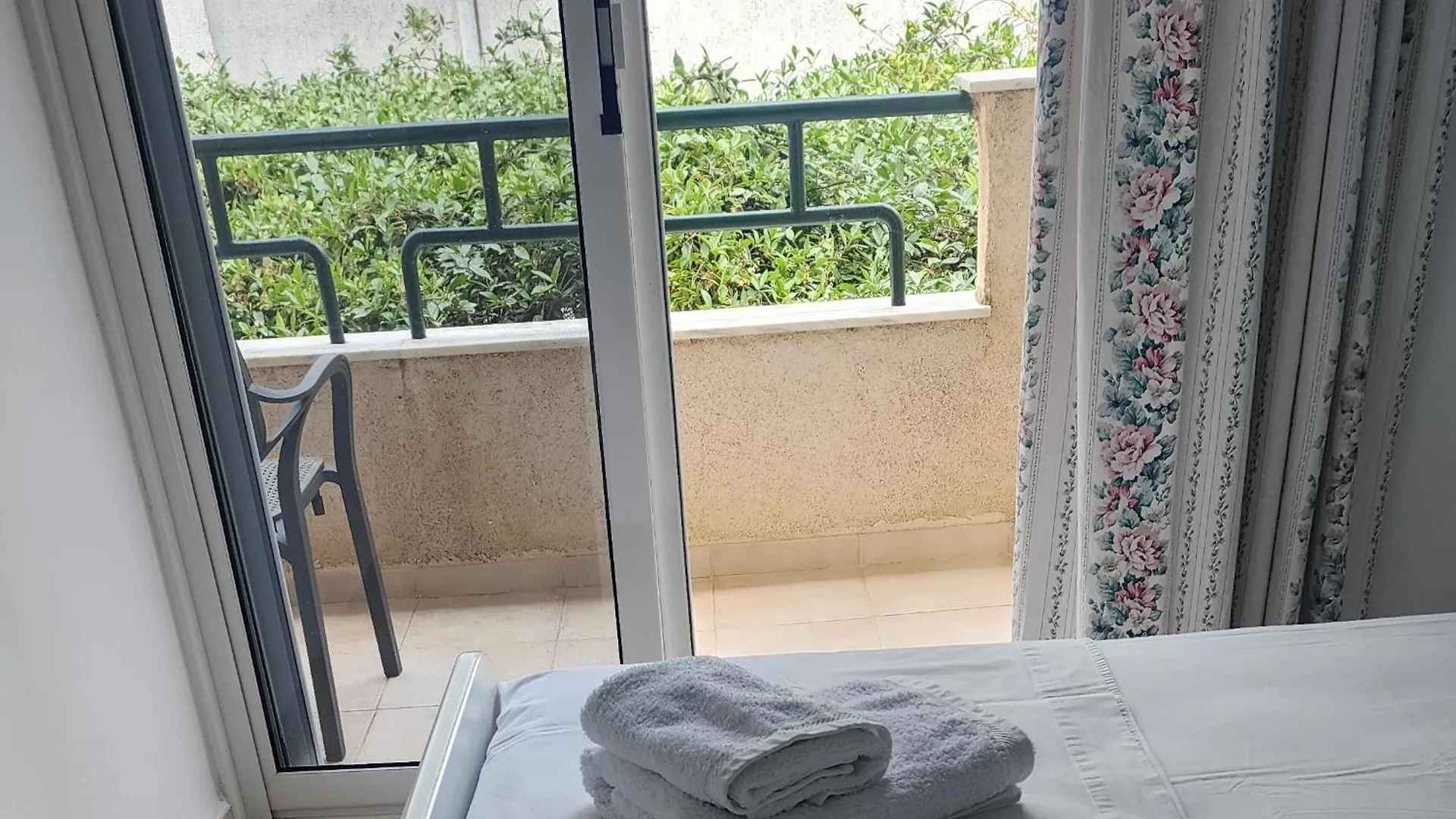 Amelie'S Apartments & Beach Saranda Hotel